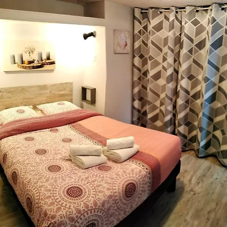 T2 Bis Quartier Chateau De *